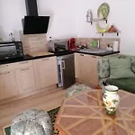 Apartment Avec Jardin Et Parking Prives *