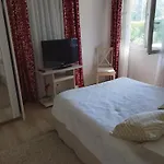 Avec Jardin Et Parking Prives *