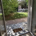 Apartment Avec Jardin Et Parking Prives