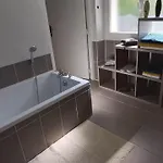 Apartment Avec Jardin Et Parking Prives