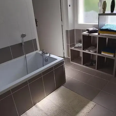 Lägenhet Avec Jardin Et Parking Prives